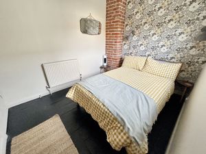 Photo 19- click for photo gallery